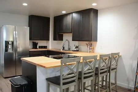 Mountain Modern Apartment *