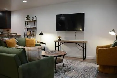 Apartment Mountain Modern *